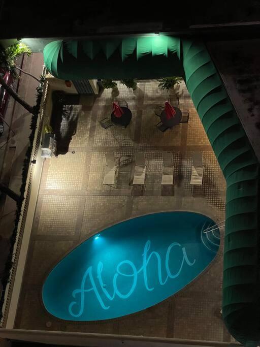 12th Fl Royal Aloha With Parking Mtn Canal View Apartment