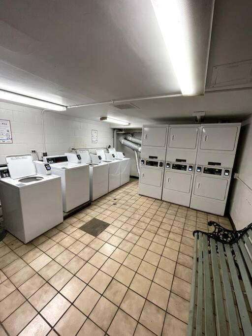 12th Fl Royal Aloha With Parking Mtn Canal View * Honolulu