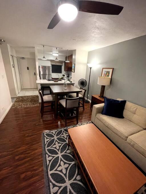 Apartment 12th Fl Royal Aloha With Parking Mtn Canal View